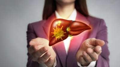 எச்சரிக்கை... கல்லீரலை மெல்ல கொல்லும் சில உணவுகள் இவை தான்.. கண்டிப்பாக நோ சொல்லுங்க