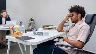 பொய் சொல்லி சிக் லீவ் எடுத்து இன்ஸ்டா ரீலால் மாட்டிக்கொண்ட ஊழியர்: வைரல் ஆகும் போஸ்ட்
