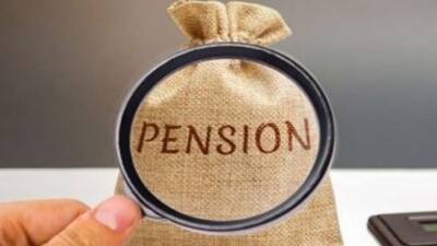 ஓய்வூதியத்தை 3 மடங்கு உயர்த்திய மாநில அரசு... கோடிக்கணக்கானோர் ஹேப்பி!