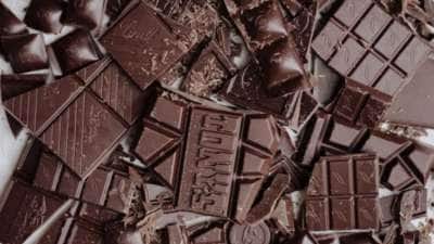 குழந்தைகள் விரும்பி சாப்பிடும் சாக்லேட்.. நீங்களே வீட்டில் இப்படி செய்து கொடுக்கலாம்