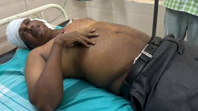 ஆசிரியரை பாட்டிலால் அடித்து... மண்டையை உடைத்த போதை மாணவர்கள்... பள்ளியில் பரபரப்பு சம்பவம்