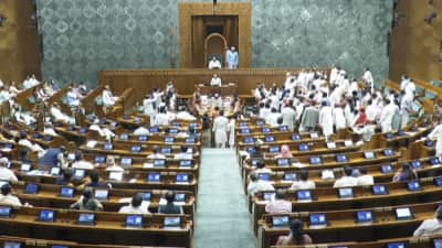 இதில் மட்டும் மௌனம் காக்கும் மத்திய அரசு... நாடாளுமன்றத்தில் எதிர்க்கட்சிகள் அமளி