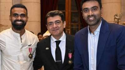 அஜித் அருகில் அஷ்வின்! கூட நிற்கும் இன்னொரு பிரபலம்... யார் தெரியுமா?