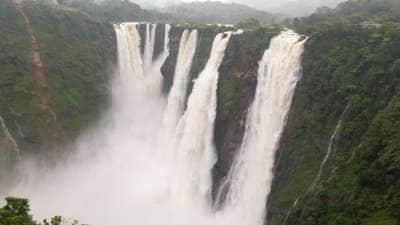 ஜோக் நீர்வீழ்ச்சி முதல் தலக்காடு வரை... பெங்களூருவைச் சுற்றியுள்ள அழகிய சுற்றுலா தலங்கள்