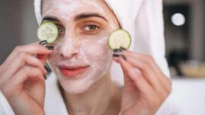 சருமத்துக்கு இயற்கையான பளபளப்பை பெற உதவும் தயிர், இப்படி பயன்படுத்துங்க