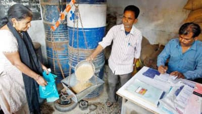இனி ரேஷன் பொருள்கள் வீட்டுக்கே வரும்... யார் யாருக்கு இது கிடைக்கும்?