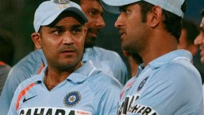 2008லேயே ஓய்வு பெற வேண்டியது.. தோனிதான் காரணம் - சேவாக் பரபரப்பு!