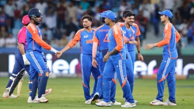 UAE அணியை ஊதித்தள்ளிய இந்தியா... குல்தீப், தூபே மிரட்டல் பந்துவீச்சு!