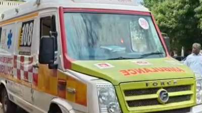 புதுக்கோட்டை மாவட்ட ஆட்சியர் அலுவலகத்தில் மனுநீதி நாள் கூட்டத்தில் விஷம் குடித்த விவசாயி