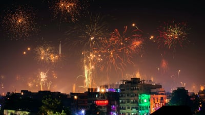 தீபாவளி அன்று இந்த 4 தவறை மட்டும் செய்ய வேண்டாம்!