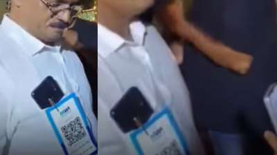 திருமணத்தில் மொய் கலெக்ட் செய்ய..சட்டையில் QR Code குத்திய தந்தை! வைரல் வீடியோ..