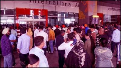 ATC அமைப்பு செயலிழந்தது! நாட்டின் பரபரப்பான விமான நிலையத்தில் விமானப் போக்குவரத்து பாதிப்பு!