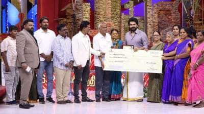 உழவுக்காக உழைப்பவர்களை மேடையேற்றி விருது வழங்கி கெளரவித்த நடிகர் கார்த்தி