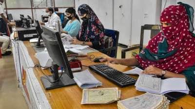 தமிழக அரசு ஊழியர்களுக்கு ரூ.1 கோடி காப்பீடு - ஐசிஐசிஐ, ஆக்சிஸ், எச்டிஎப்சி வங்கிகளுடன் புதிய ஒப்பந்தம்