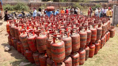 இனி இவர்களுக்கு LPG கிடையாது... வாங்கவோ, நிரப்பவோ முடியாது - மத்திய அரசு
