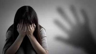 பள்ளி மாணவிகளுக்கு பாலியல் தொல்லை.. போக்சோவில் கைதான ஆசிரியர்!