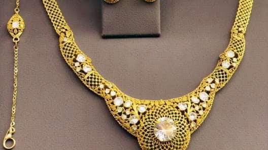 இந்தியா–பாகிஸ்தான் போர் பதட்டத்தின் தாக்கமாக தங்கம் விலை அதிரடியாக குறைந்தது!