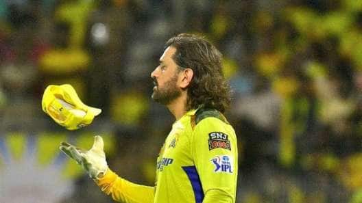 தோனி ஐபிஎல்-லில் இருந்து ஓய்வு பெறாதது ஏன்? 2 முக்கிய காரணங்கள்