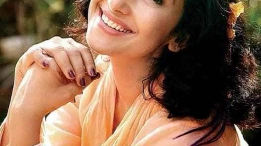 12 பேருடன் காதல்..திருமணமாகி 2 ஆண்டில் விவாகரத்து! தமிழில் ஹிட் நாயகி-யார் தெரியுமா?