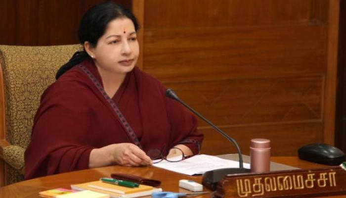 மீனவர்களையும், அவரது படகுகளையும் மீட்க உறுதியான நடவடிக்கை தேவை: பிரதமருக்கு முதல்வர் ஜெயலலிதா கடிதம் மீனவர்களையும், அவரது படகுகளையும் மீட்க உறுதியான நடவடிக்கை தேவை: பிரதமருக்கு முதல்வர் ஜெயலலிதா கடிதம்