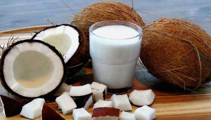 தேங்காயின் நன்மைகள் - கண்டிப்பாக தெரிந்துக்கொள்ளுங்கள் தேங்காயின் நன்மைகள் - கண்டிப்பாக தெரிந்துக்கொள்ளுங்கள்