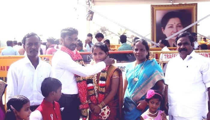 ஜெயலலிதா சமாதி முன்பு நடந்த திருமணம் ஜெயலலிதா சமாதி முன்பு நடந்த திருமணம்