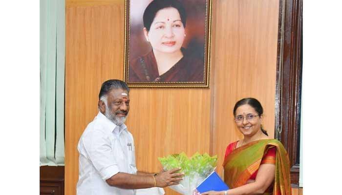 கிரிஜா வைத்திய நாதன் முதல்வர் ஓ.பி.எஸ் சந்திப்பு கிரிஜா வைத்திய நாதன் முதல்வர் ஓ.பி.எஸ் சந்திப்பு