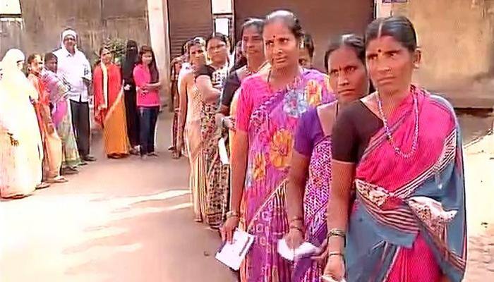 சட்டப்பேரவை தேர்தல்: பஞ்சாப், கோவாவில் வாக்குப்பதிவு துவங்கியது சட்டப்பேரவை தேர்தல்: பஞ்சாப், கோவாவில் வாக்குப்பதிவு துவங்கியது