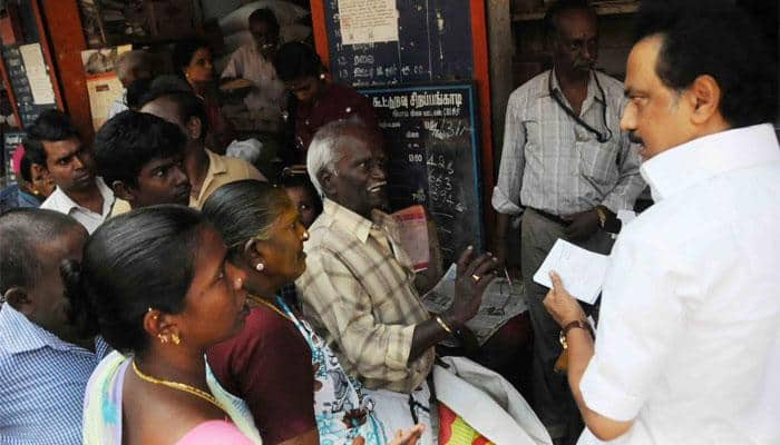 ரேஷன் பொருள்கள் சரியாக வழங்காவிட்டால் போராட்டம் நடத்துவோம்- மு.க.ஸ்டாலின்  title=