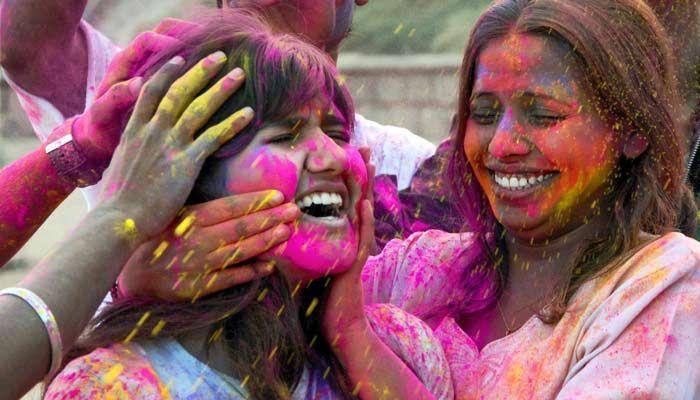 ஹோலி ஸ்பெஷல்: பாதுகாக்க சில முறைகள் ஹோலி ஸ்பெஷல்: பாதுகாக்க சில முறைகள்