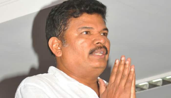 பத்திரிகையாளர் மீது தாக்குதல் - வருத்தம் தெரிவித்த ஷங்கர் பத்திரிகையாளர் மீது தாக்குதல் - வருத்தம் தெரிவித்த ஷங்கர்