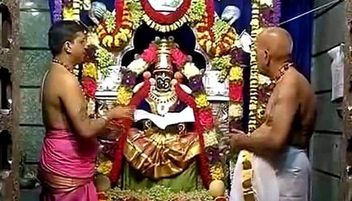 யுகாதி: கன்னிகா பரமேஸ்வரி ஆலயத்தில் சிறப்பு பூஜை யுகாதி: கன்னிகா பரமேஸ்வரி ஆலயத்தில் சிறப்பு பூஜை