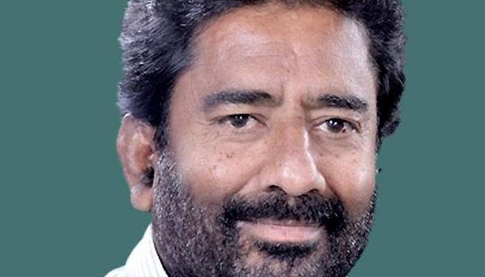 சிவசேனா எம்.பி ரவீந்திர கெய்க்வாட் இனி விமானத்தில் செல்லலாம்!! சிவசேனா எம்.பி ரவீந்திர கெய்க்வாட் இனி விமானத்தில் செல்லலாம்!!