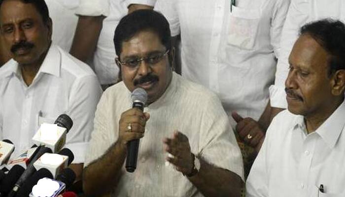 எஃப்ஐஆரில் அப்படி என்ன தான் உள்ளது - பதறிய தினகரன் எஃப்ஐஆரில் அப்படி என்ன தான் உள்ளது - பதறிய தினகரன்