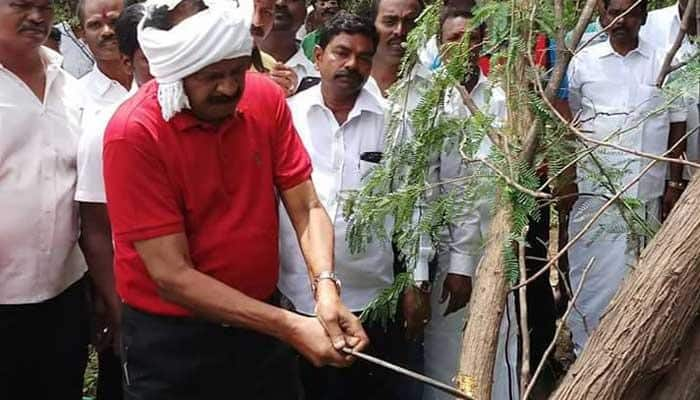 சீமைக் கருவேல மரங்களை அகற்றும் பணியில் வைகோ - போட்டோ!! title=