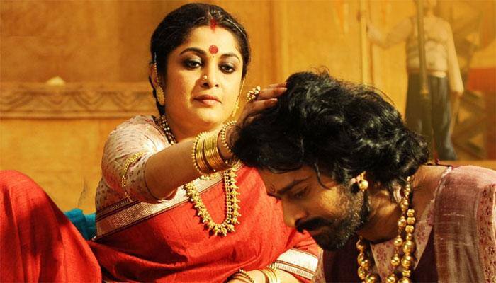 பாகுபலி ராஜ மாதாவின் புதிய தோற்றம்- புகைப்படம் பார்க்க!! பாகுபலி ராஜ மாதாவின் புதிய தோற்றம்- புகைப்படம் பார்க்க!!