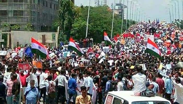 கவுரி லங்கேஷ் -காக திரண்டெழுந்த அரசியல் கட்சிகள்! கவுரி லங்கேஷ் -காக திரண்டெழுந்த அரசியல் கட்சிகள்!