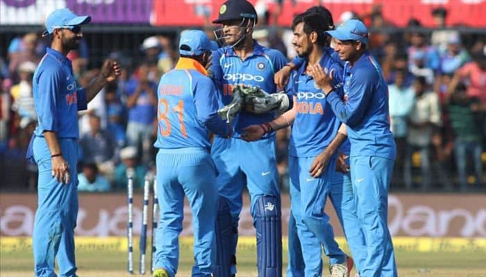 3-வது ஒருநாள்: இந்தியா வெற்றி; 3-0 எனக் கைப்பற்றியது!! 3-வது ஒருநாள்: இந்தியா வெற்றி; 3-0 எனக் கைப்பற்றியது!!