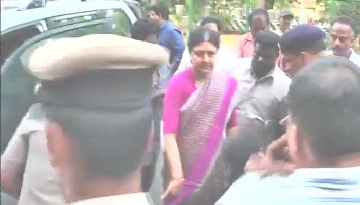 மீண்டும் சிறைக்கு சென்றார் சசிகலா மீண்டும் சிறைக்கு சென்றார் சசிகலா