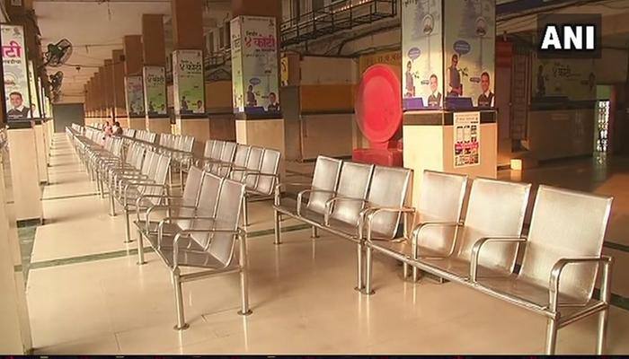 மகாராஷ்டிராவில் 3-ஆம் நாளாக தொடரும் வேலைநிறுத்தம்! மகாராஷ்டிராவில் 3-ஆம் நாளாக தொடரும் வேலைநிறுத்தம்!