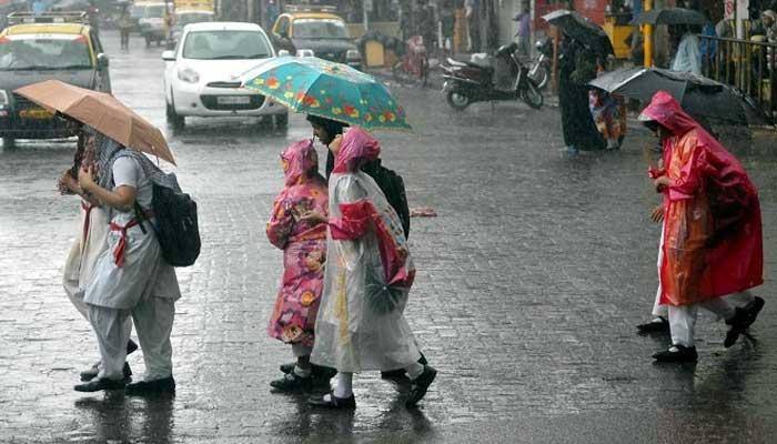 தொடரும் கனமழையால் இன்றும் பள்ளிகளுக்கு விடுமுறை