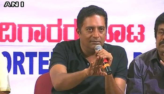 நடிகர்களின் அரசியல் பிரவேசம் நாட்டிற்கு போரழிவு: பிரகாஷ்ராஜ்! நடிகர்களின் அரசியல் பிரவேசம் நாட்டிற்கு போரழிவு: பிரகாஷ்ராஜ்!