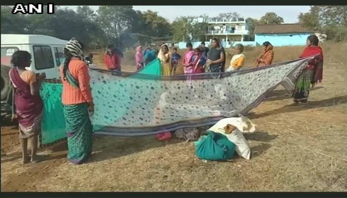 கர்ப்பிணி-க்கு மருத்துவமனையில் அனுமதி இல்லை; வயலில் குழந்தை பிறந்தது! கர்ப்பிணி-க்கு மருத்துவமனையில் அனுமதி இல்லை; வயலில் குழந்தை பிறந்தது!
