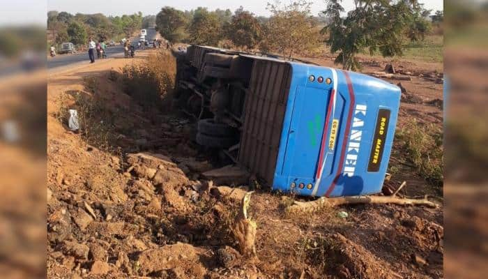 சத்தீஸ்கர் சாலை விபத்தில் 16 பேர் படுகாயங்களுடன் மீட்பு!