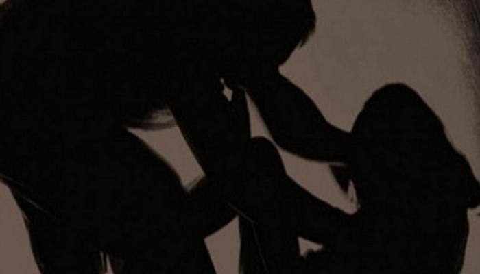 13 வயது சிறுமியை கற்பழித்து தீ வைத்த கும்பல்! 13 வயது சிறுமியை கற்பழித்து தீ வைத்த கும்பல்!