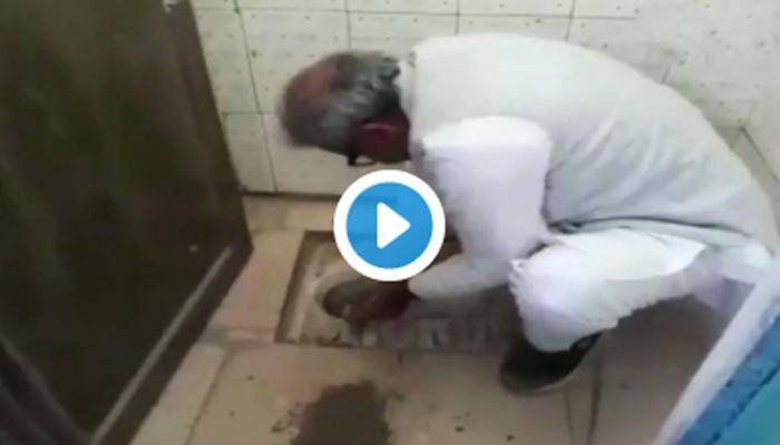 பள்ளி கழிவறையை சுத்தம் செய்த பாஜக எம்,பி.,- Viral Video title=