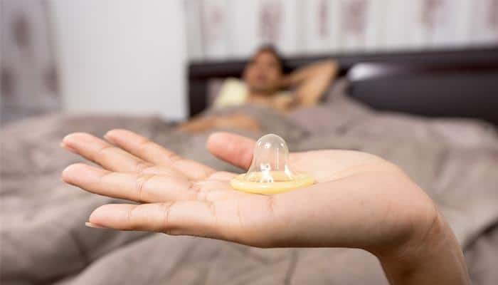 China Condom குறித்து ஜிம்பாப்வே அமைச்சர் பகிரங்க புகார்! China Condom குறித்து ஜிம்பாப்வே அமைச்சர் பகிரங்க புகார்!