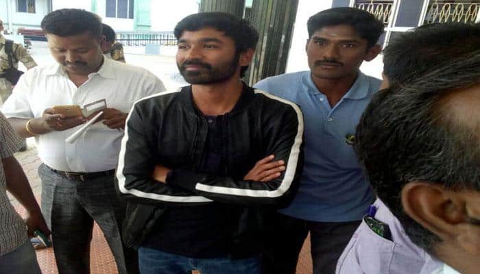 மதுரை கோர்ட்டில் நடிகர் தனுசுக்கு எதிராக மனு தள்ளுபடி! மதுரை கோர்ட்டில் நடிகர் தனுசுக்கு எதிராக மனு தள்ளுபடி!