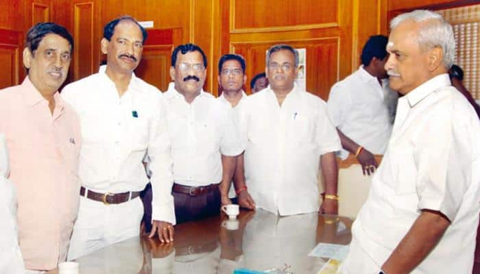 புதுவை நியமன MLA-க்கள் விவகாரம் - சபாநாயகர் திட்டவட்டம்! புதுவை நியமன MLA-க்கள் விவகாரம் - சபாநாயகர் திட்டவட்டம்!