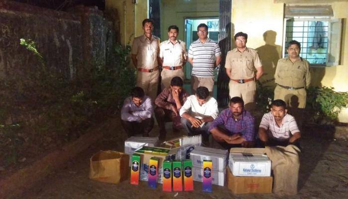 #Karnataka: சட்ட விரோதமாக கடத்திய 101லி மதுபானம் பறிமுதல்! #Karnataka: சட்ட விரோதமாக கடத்திய 101லி மதுபானம் பறிமுதல்!